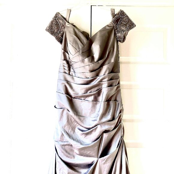 LA FEMME Silver Satin Jewel Embellished Gown Off-shoulders Train 12 MSRP $500 - Picture 3 of 8